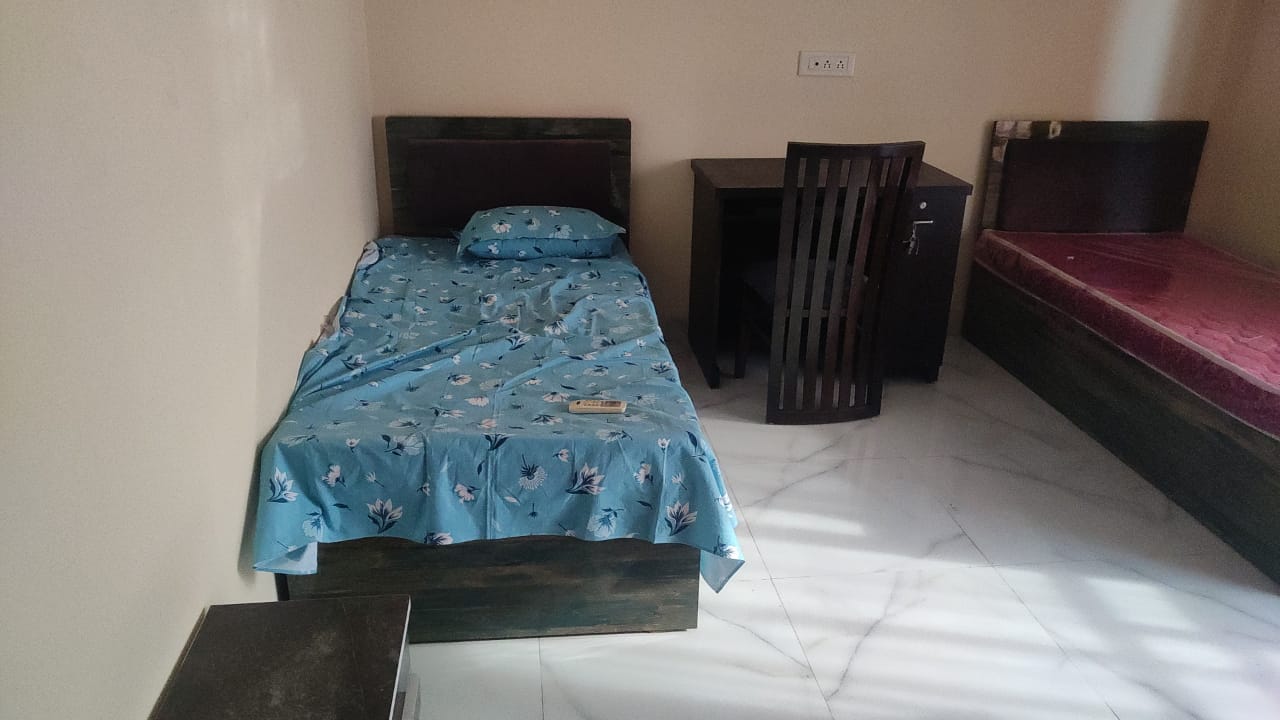 Double Sharing Room Girls only Flat for PG in Dgs, Goregaon East