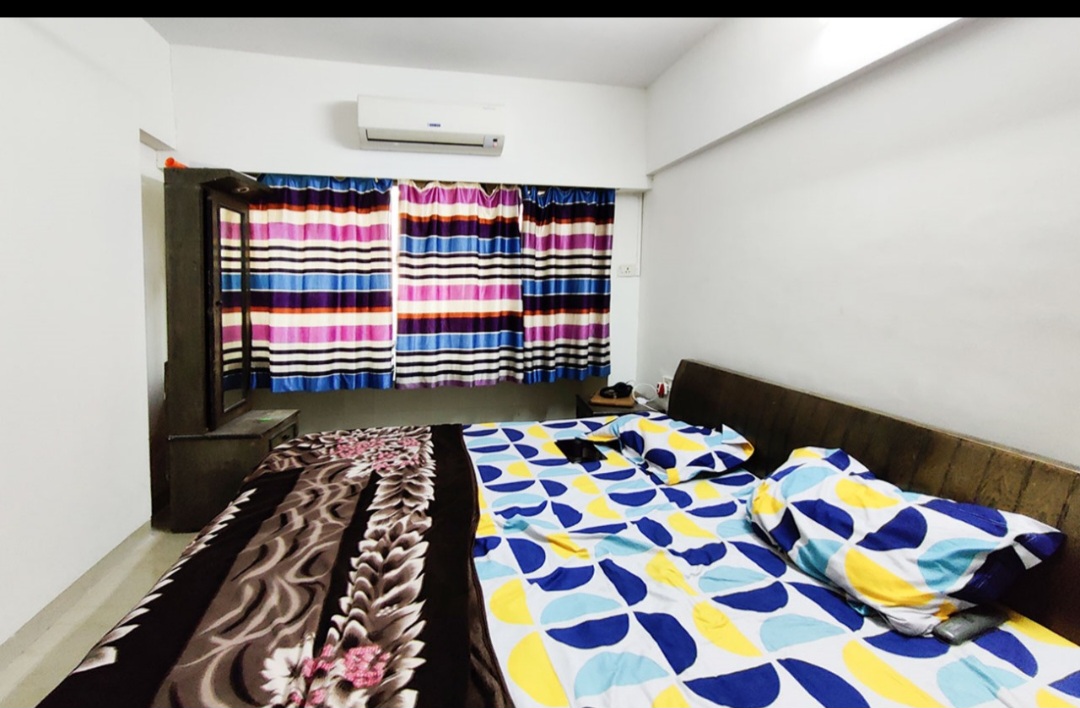 Single Room Girls only Flat for PG in Manisha Purti Society , Goregaon West