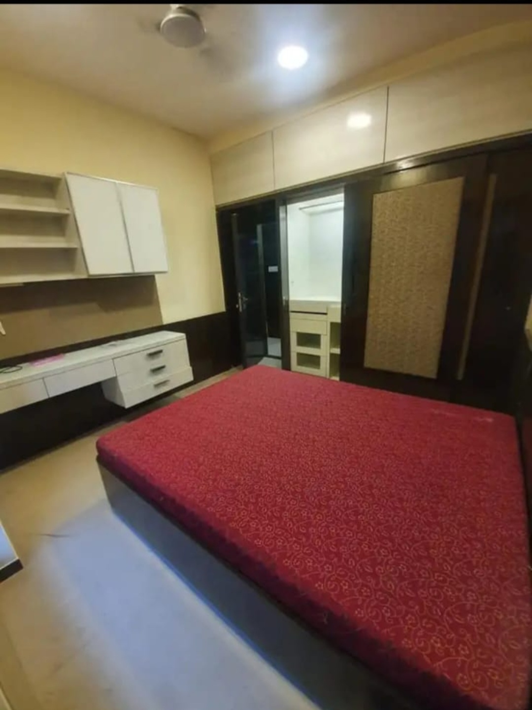 Single Room Girls only Flat for PG in Evershine Grandeur , Malad West