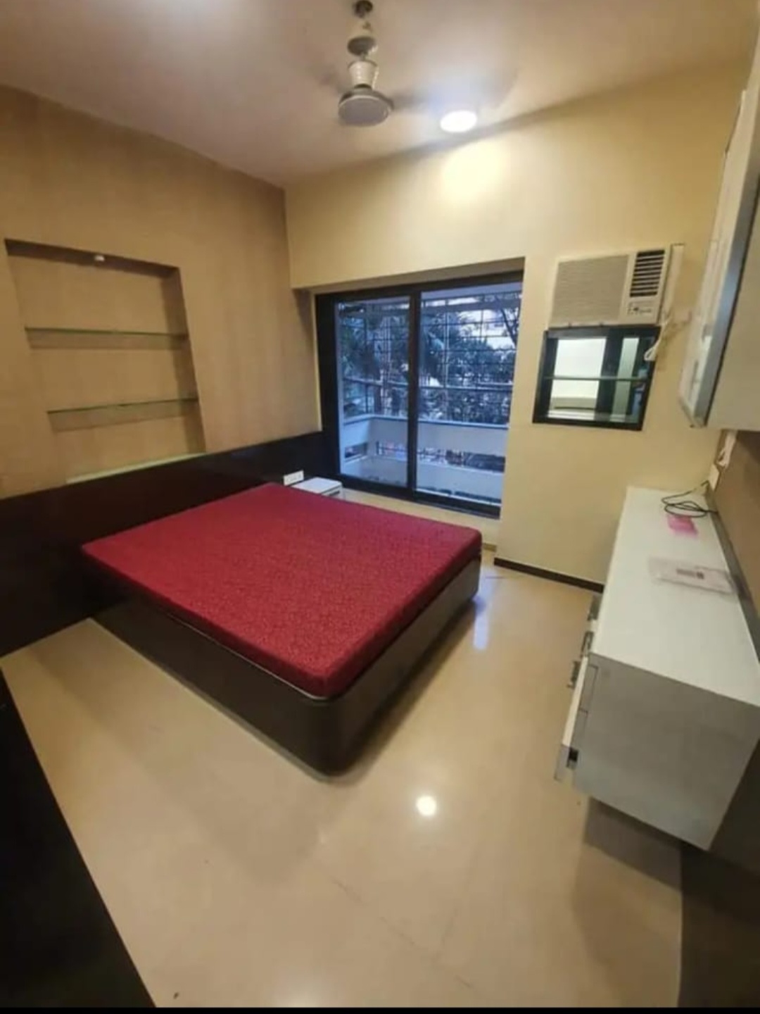 Single Room Girls only Flat for PG in Evershine Grandeur , Malad West