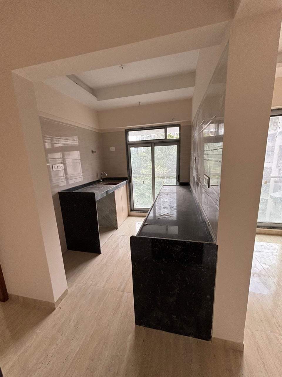 1 BHK Flat for Rent in Om Trimurti Tower, Malad East