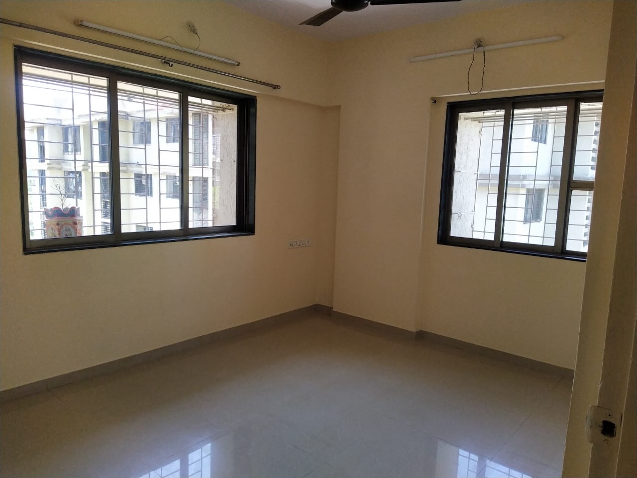 2 BHK Flat for Rent in Acme Complex, Goregaon West