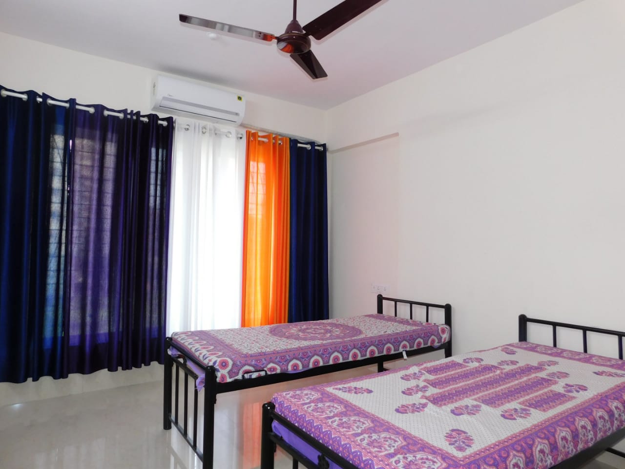 Double Sharing Room Girls only Flat for PG in ahimsa Heights, Malad West