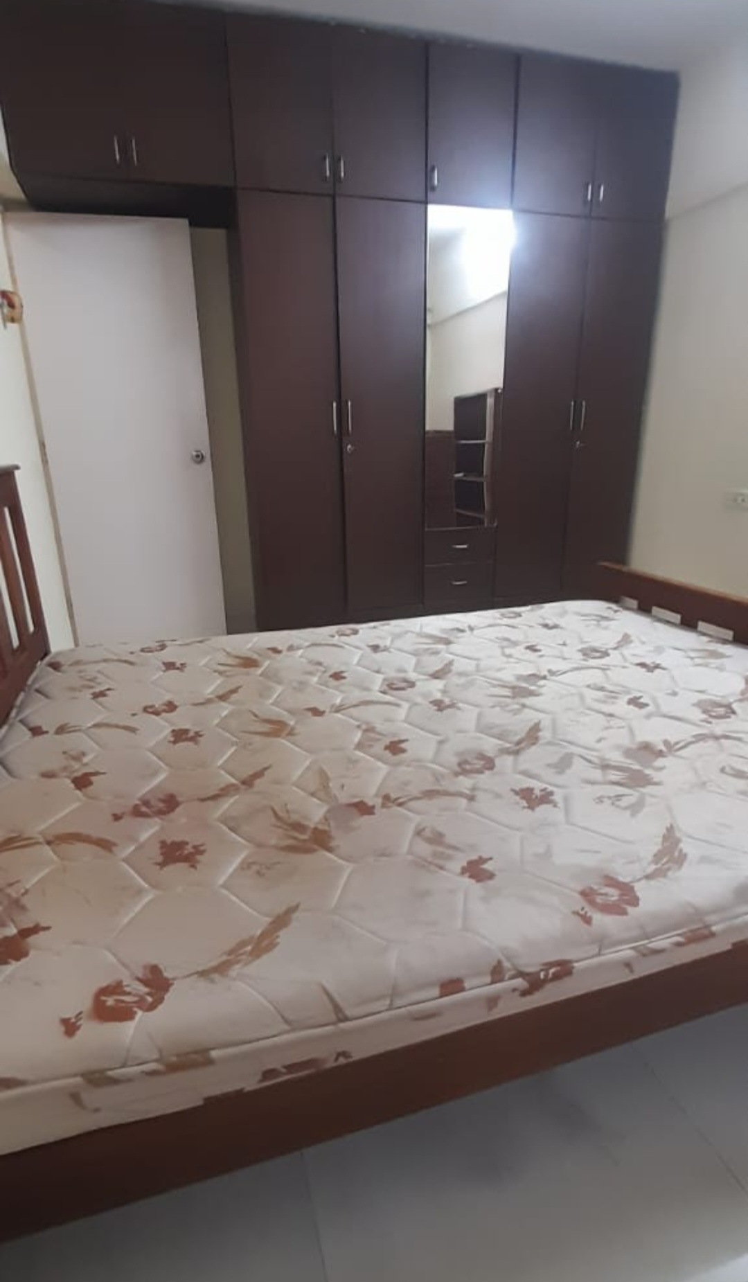 1 BHK Flat for Rent in Lemont Apartment , Malad East