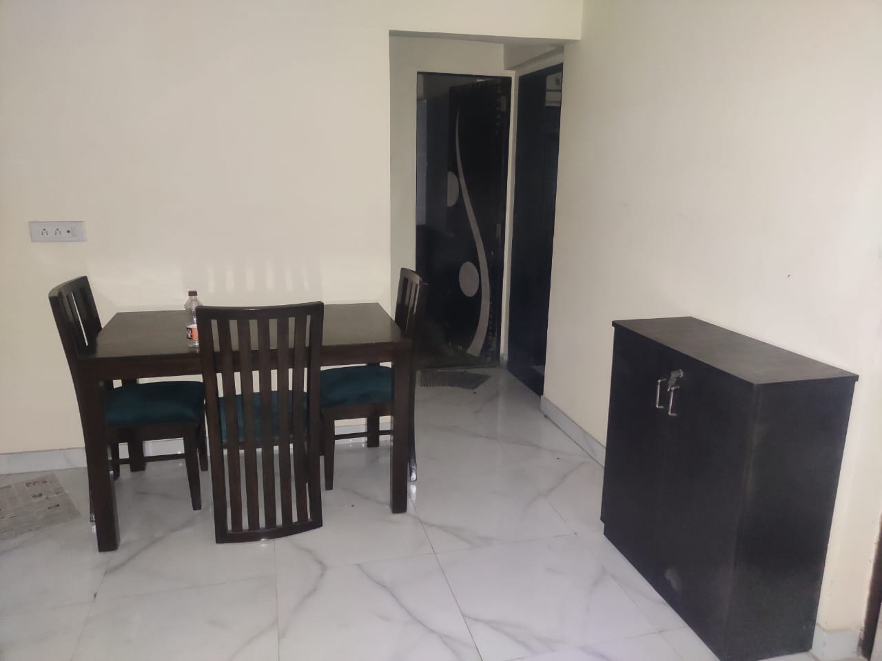 Double Sharing Room Girls only Flat for PG in Dgs, Goregaon East