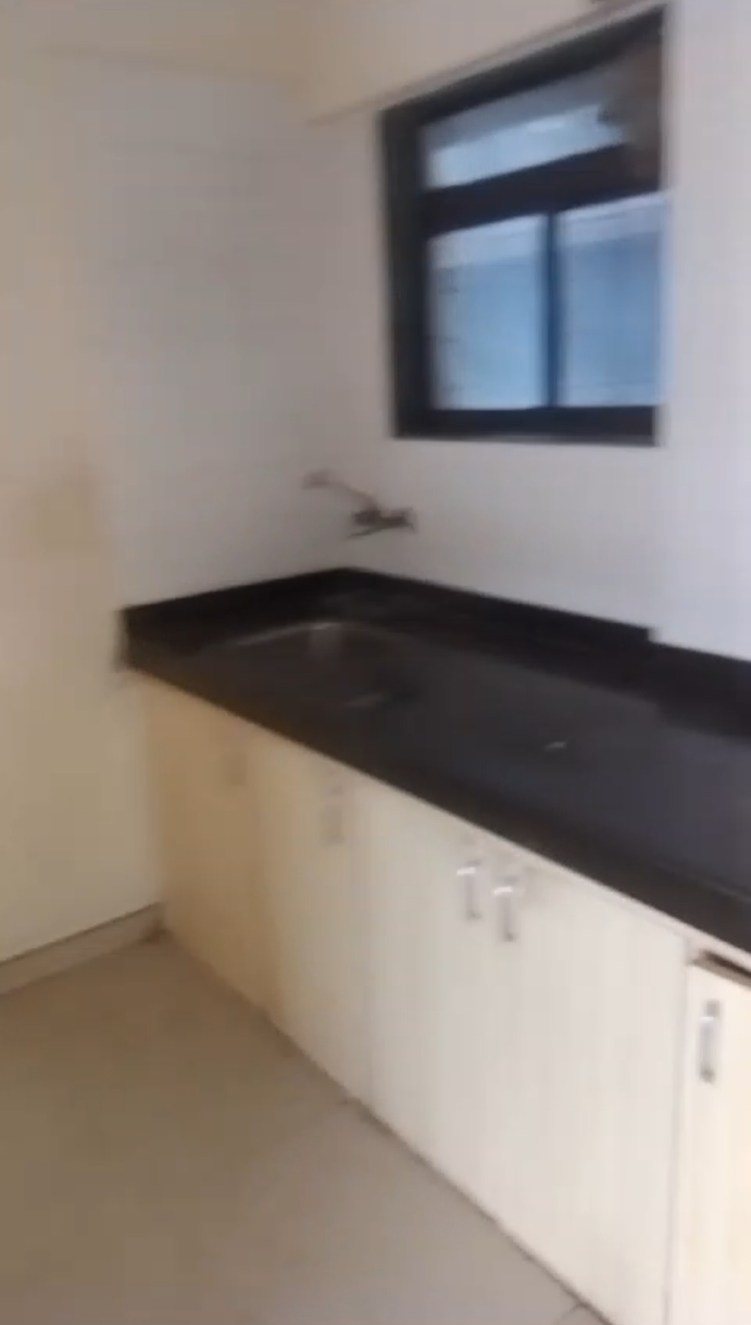 1.5 BHK Flat for Rent in Shastri Nagar, Goregaon West