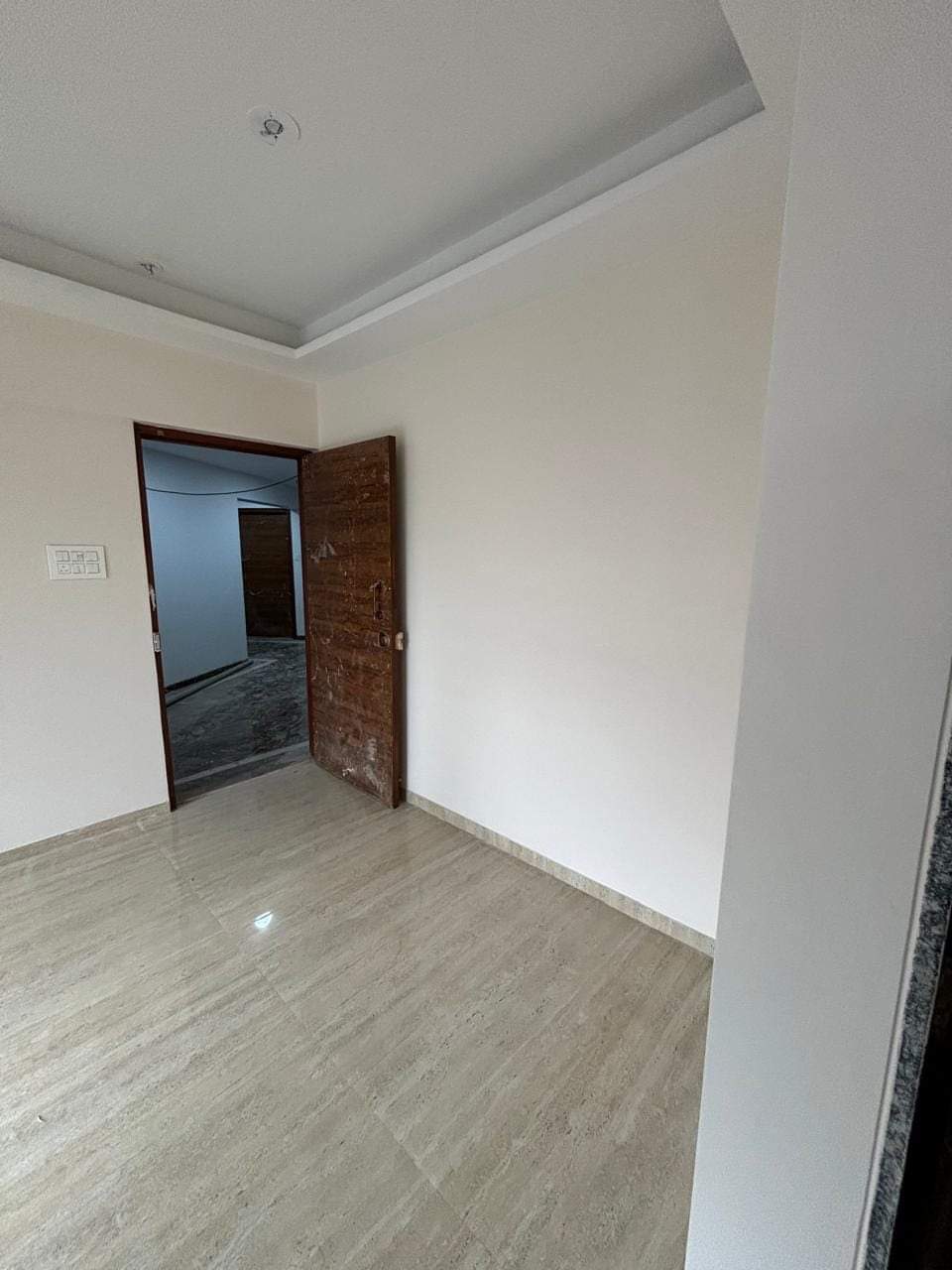 1 BHK Flat for Rent in Om Trimurti Tower, Malad East