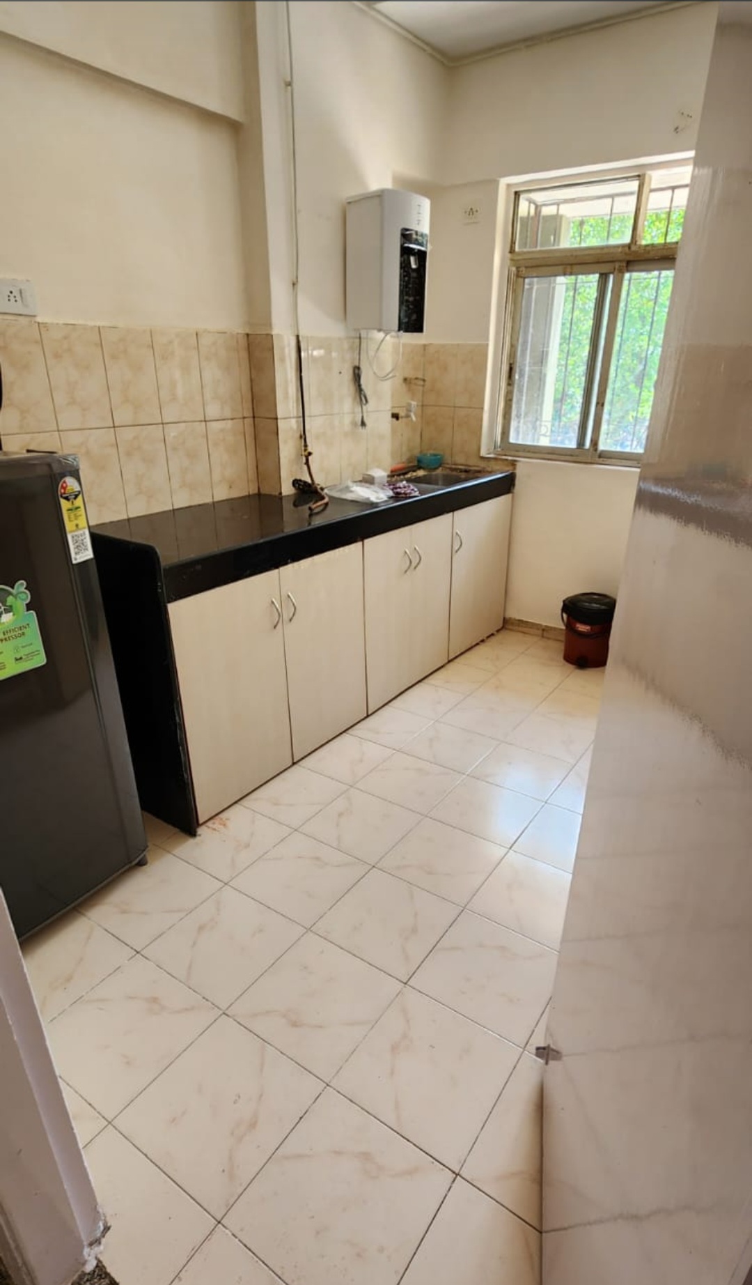 Single Room Girls only Flat for PG in Velentine Complex, Goregaon East