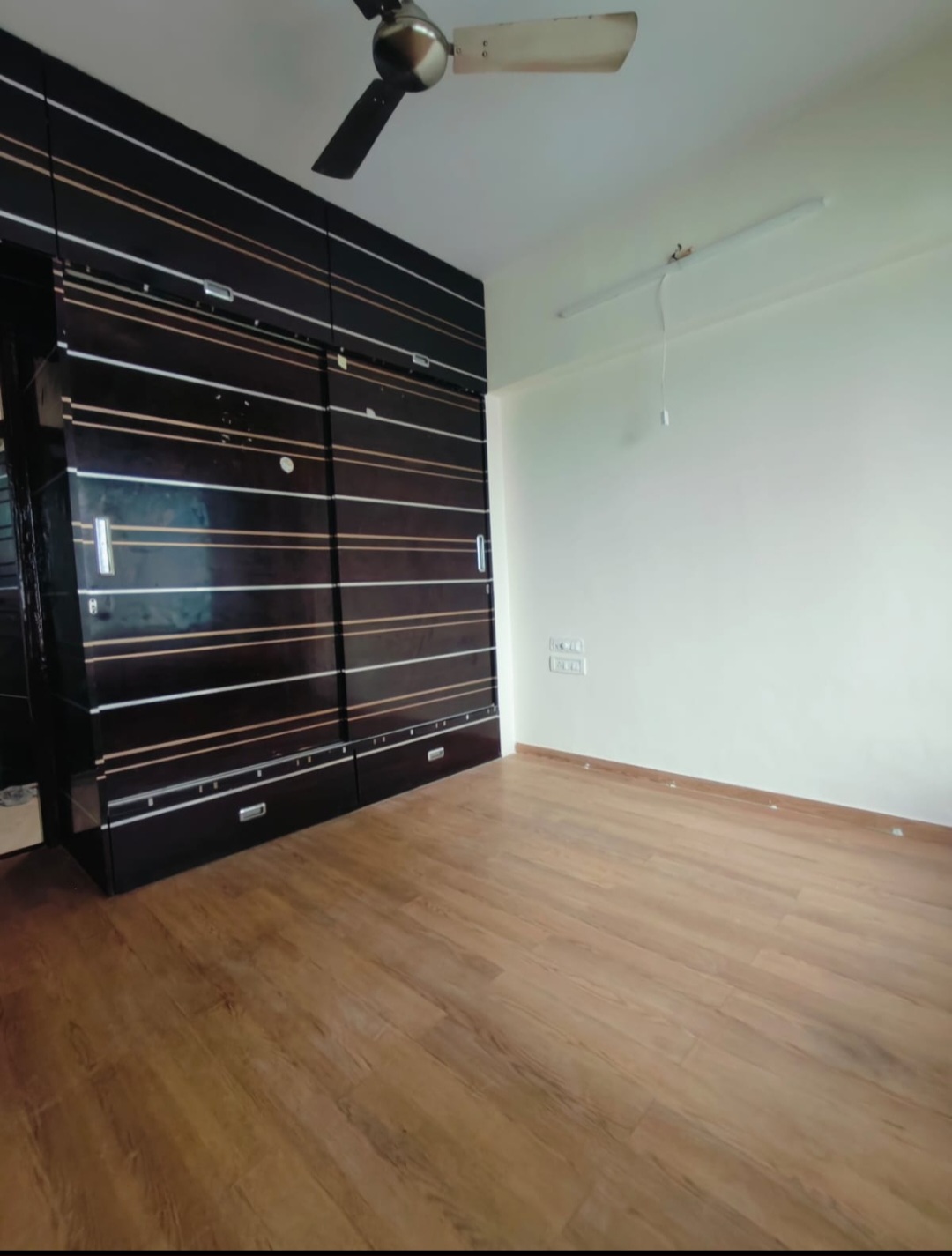 2 BHK Flat for Rent in Pleasant Park, Malad West