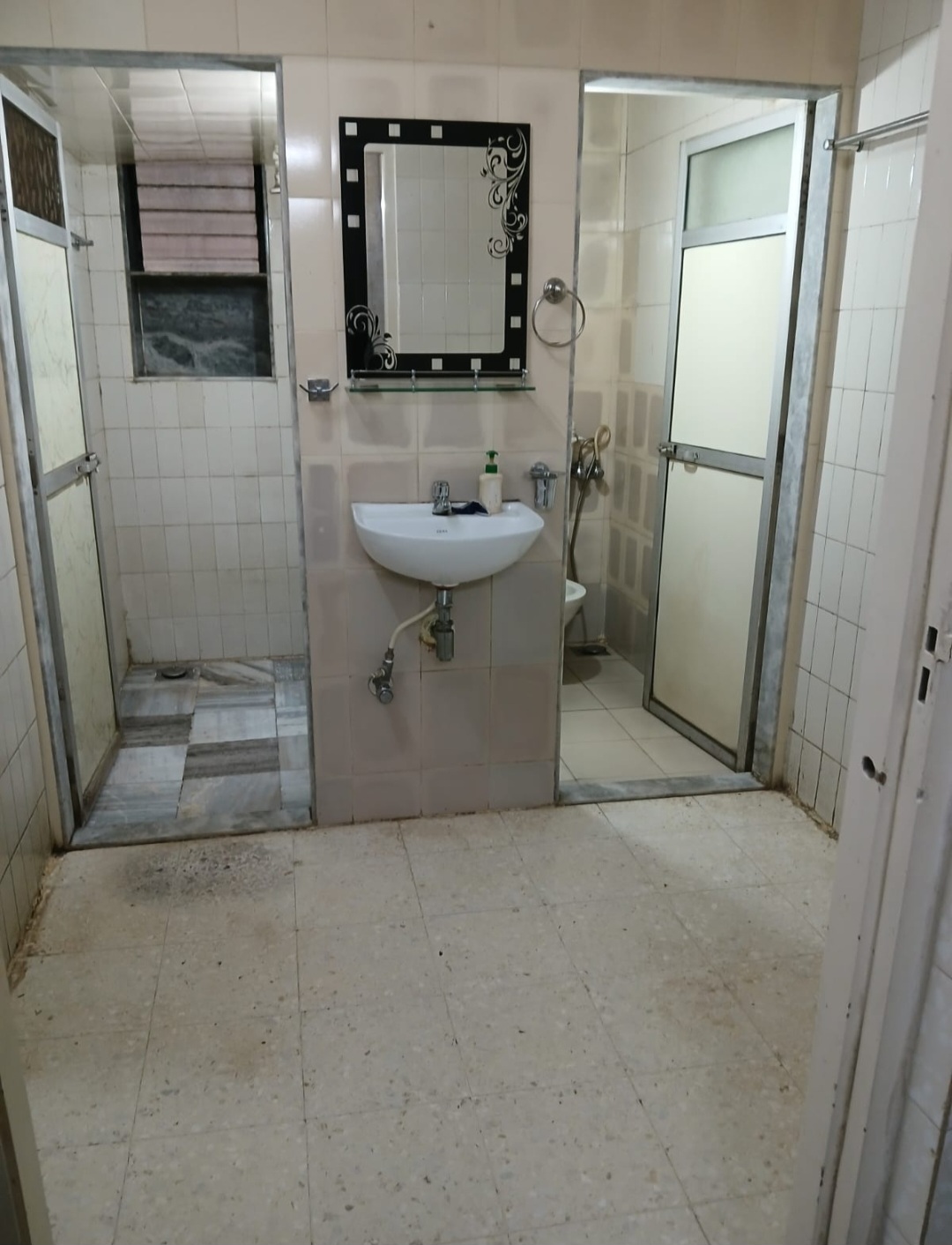 1RK Flat for Rent in Raheja Township, Malad East