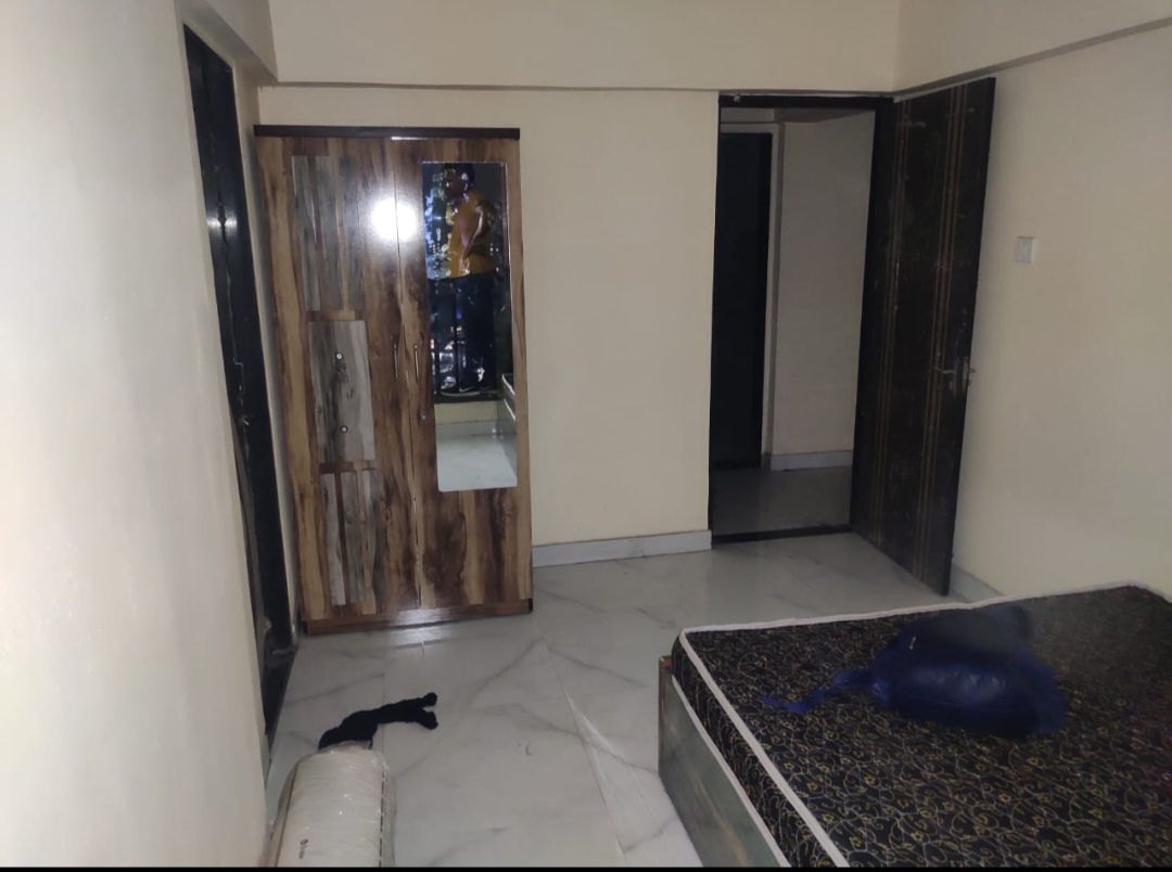 Single Room Girls only Flat for PG in DGS House, Goregaon East