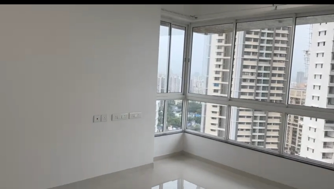 2 BHK Flat for Rent in Atlantis Tower, Malad West