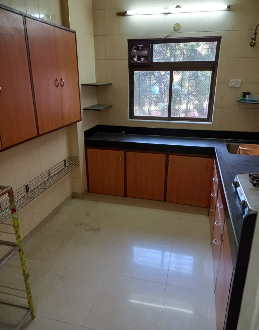 2 BHK Flat for Rent in Acme Complex, Goregaon West