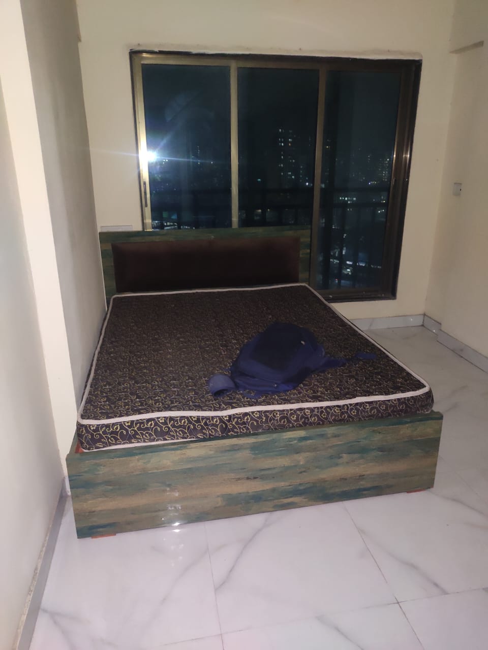 Double Sharing Room Girls only Flat for PG in Dgs, Goregaon East