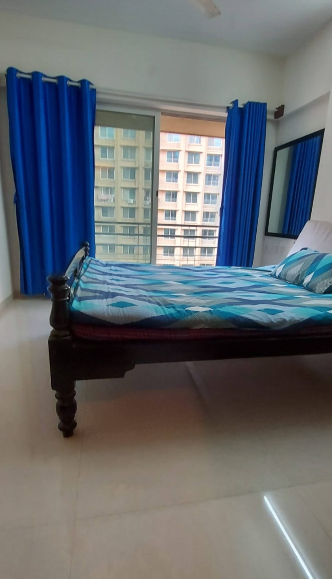 1 BHK Flat for Rent in Marina Enclave , Malad West