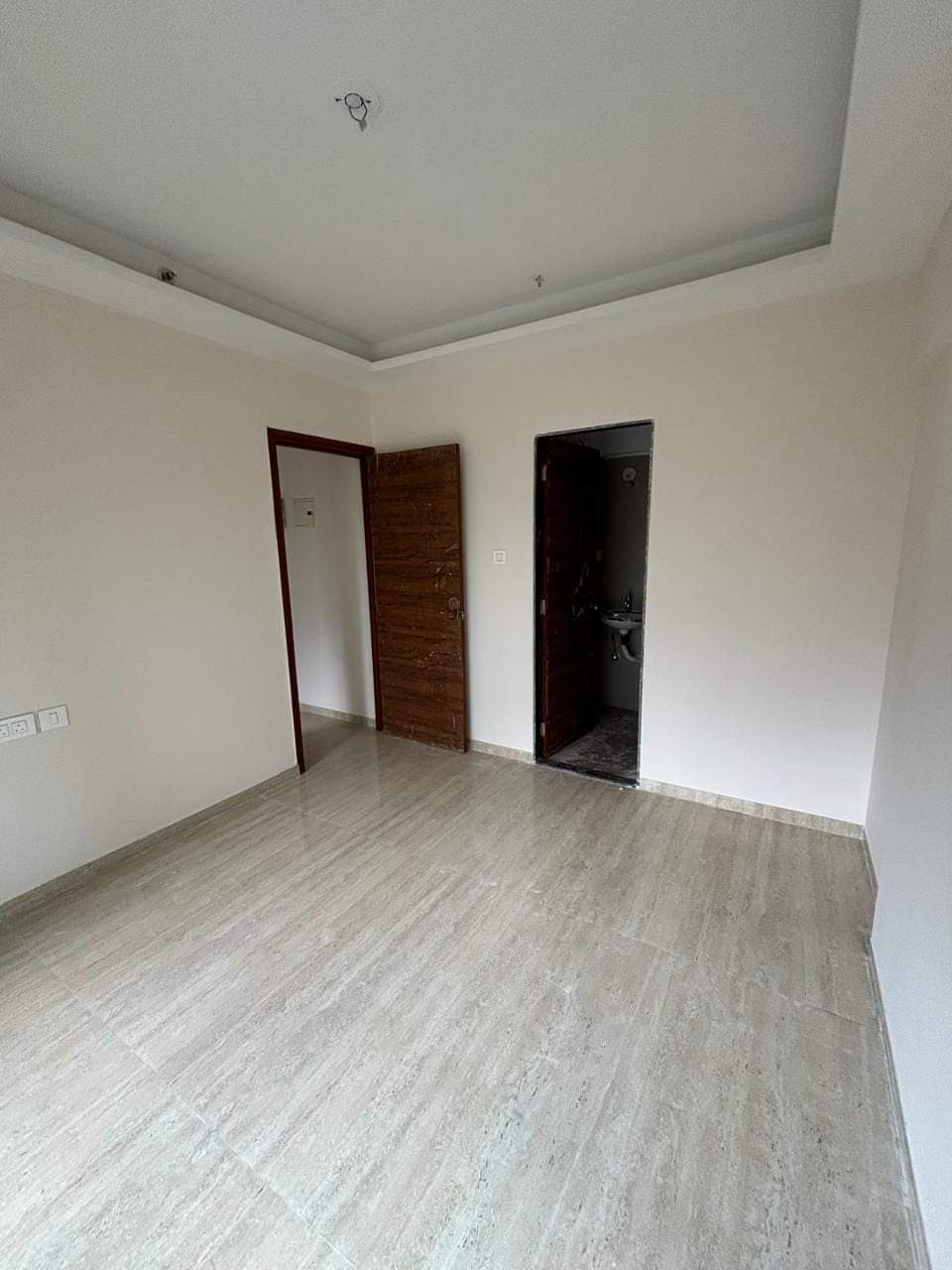 1 BHK Flat for Rent in Om Trimurti Tower, Malad East