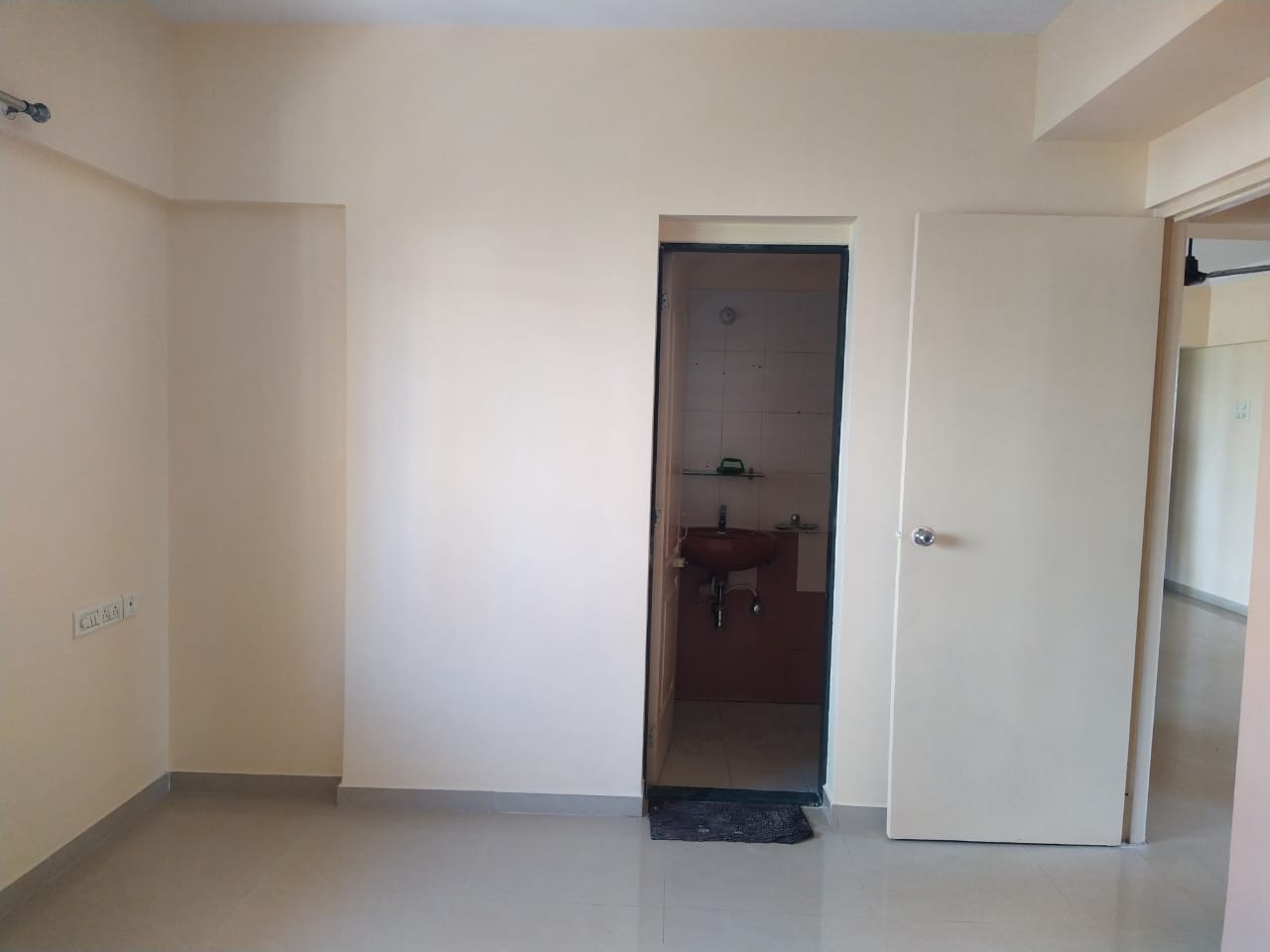 2 BHK Flat for Rent in Acme Complex, Goregaon West