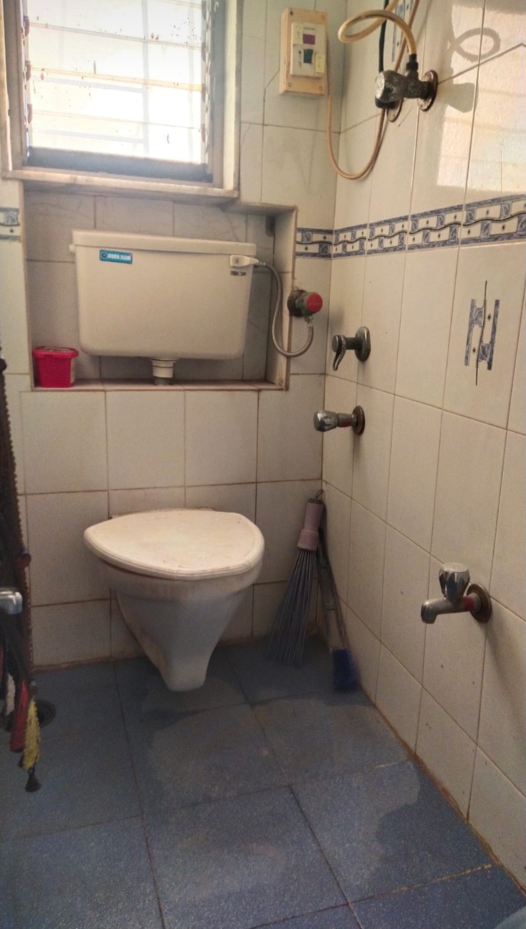 Double Sharing Room Girls only Flat for PG in Ranisati Apartment , Malad West