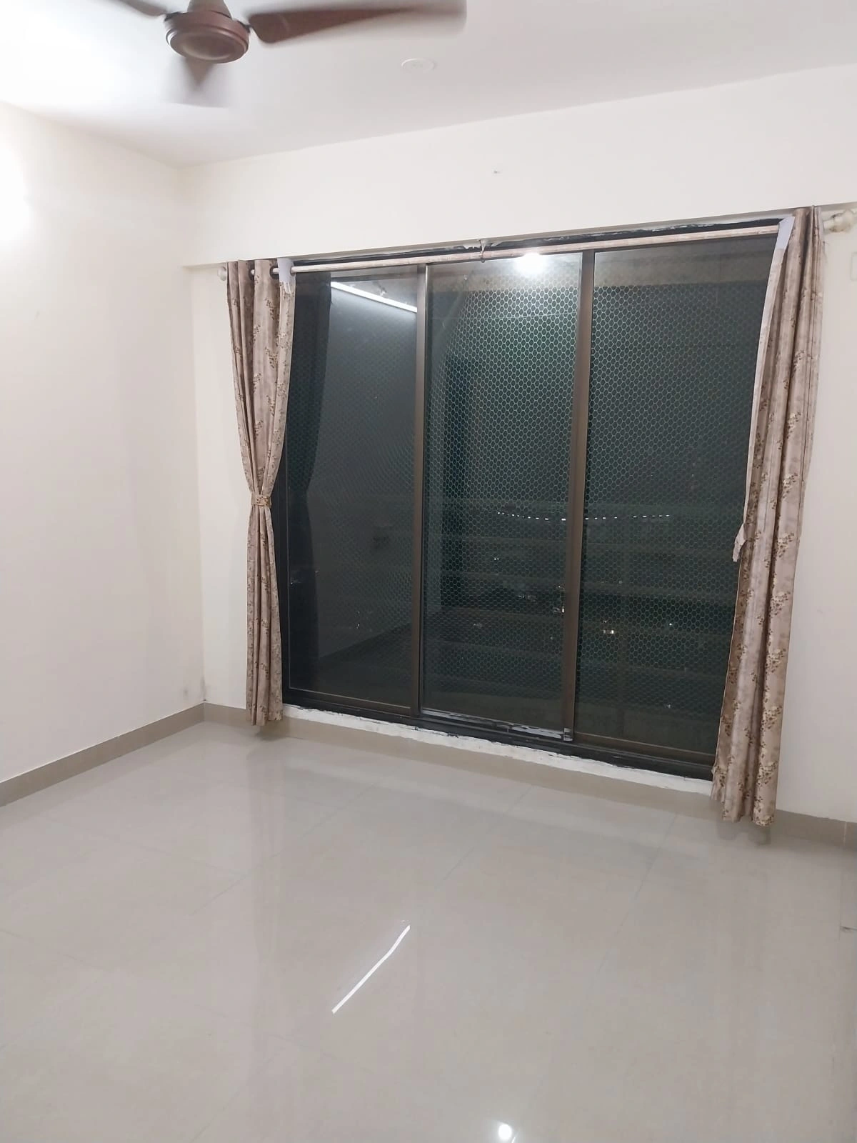2 BHK Flat for Rent in Sethia Link View, Goregaon West