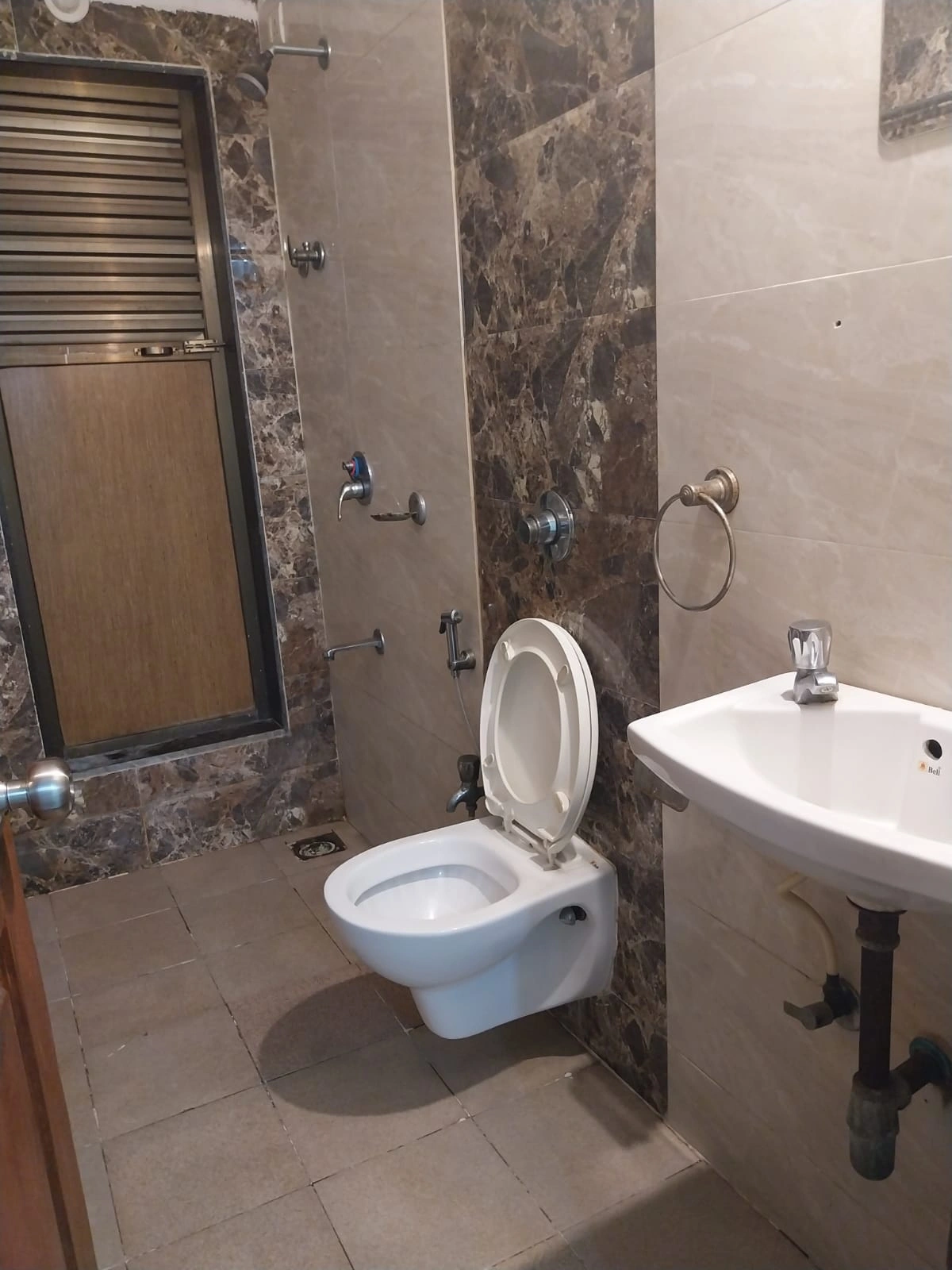 2 BHK Flat for Rent in Sethia Link View, Goregaon West