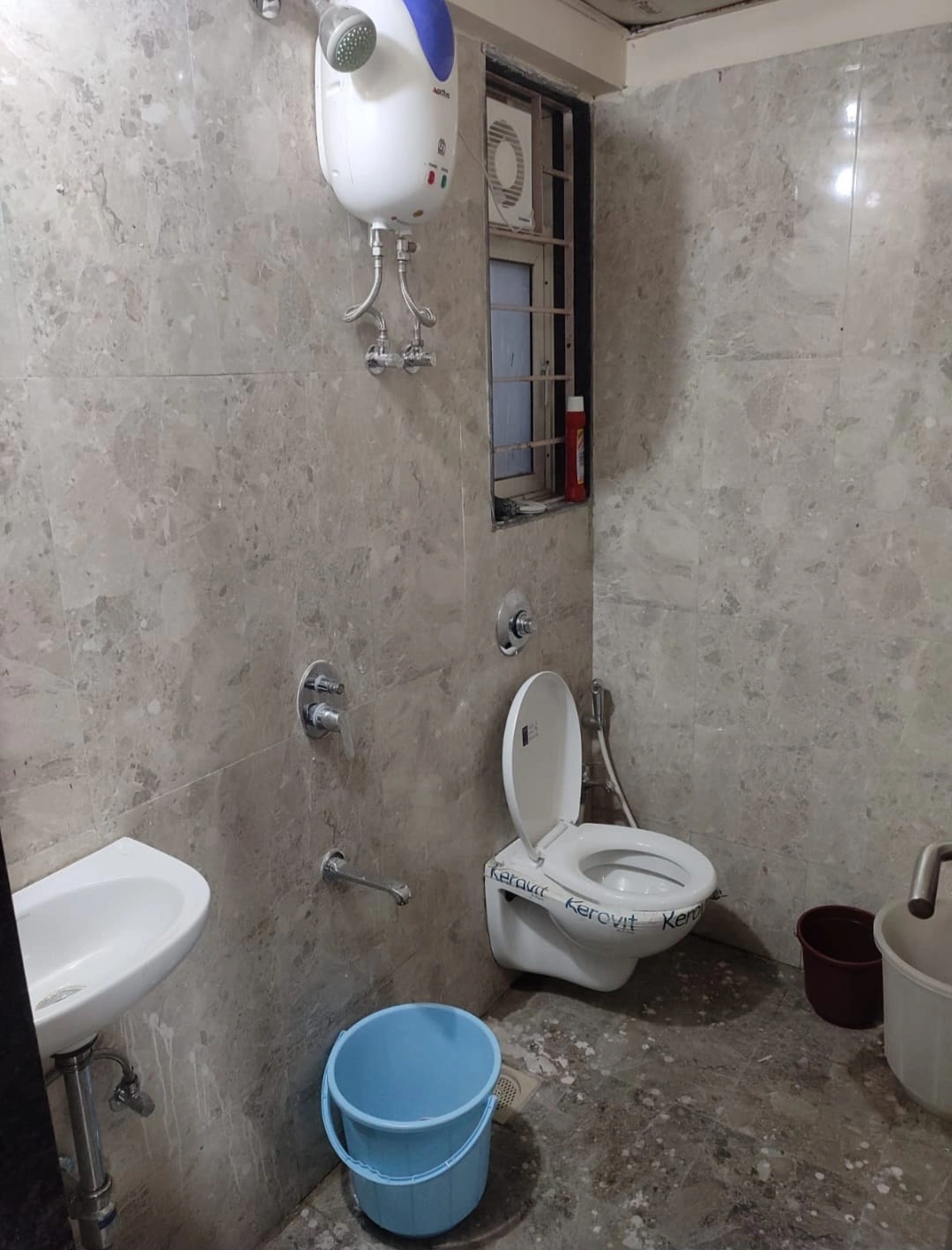 Double Sharing Room Boys only Flat for PG in athena tower , Goregaon West