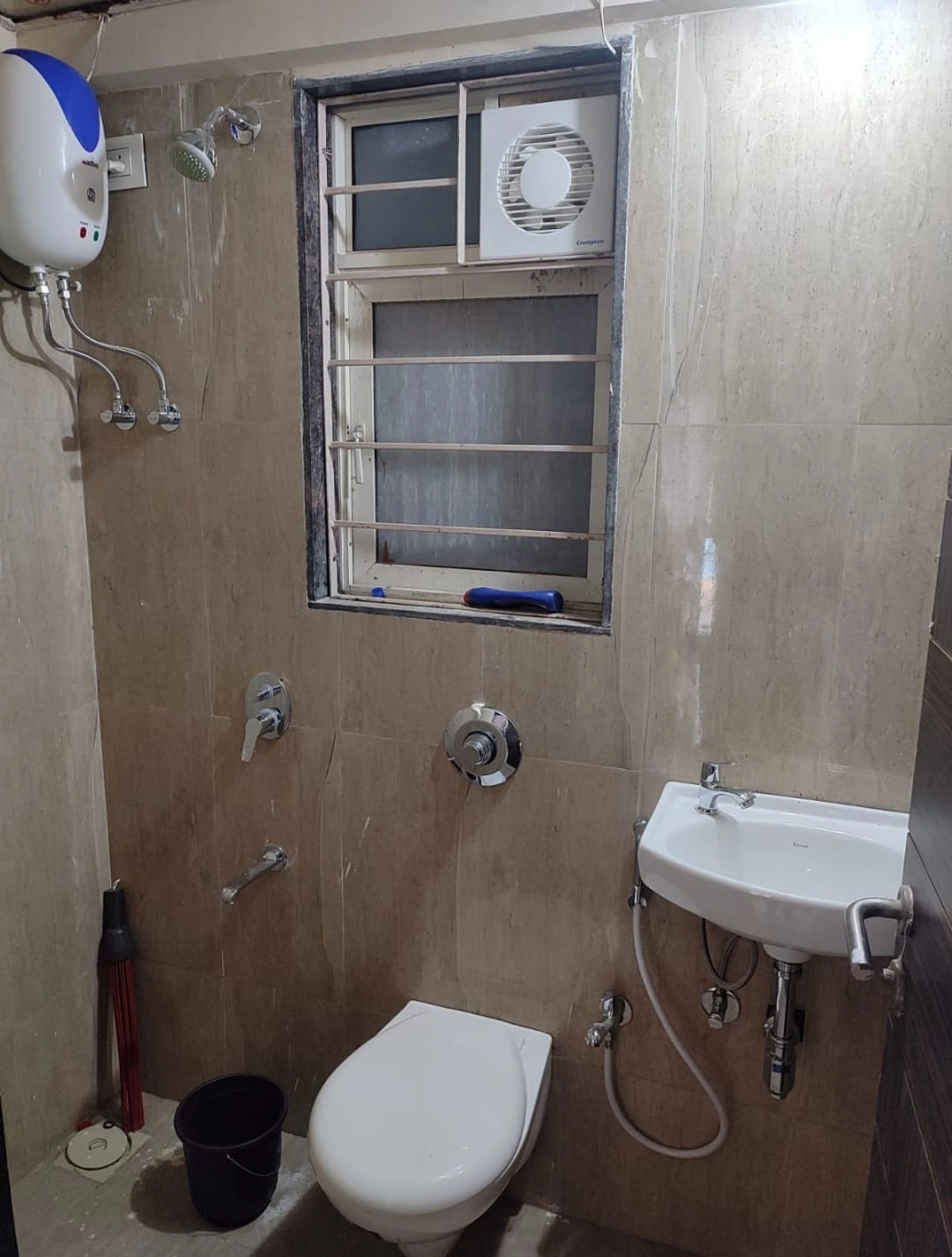 Double Sharing Room Boys only Flat for PG in athena tower , Goregaon West