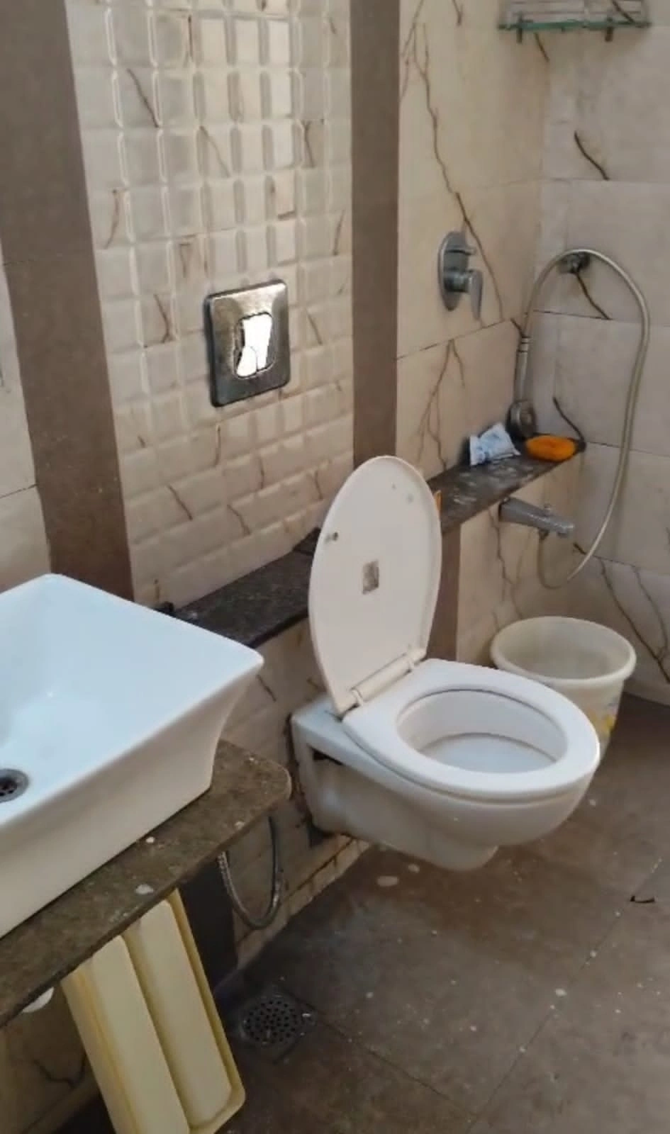 2 BHK Flat for Rent in Shree Gsnesh Tower, Goregaon West