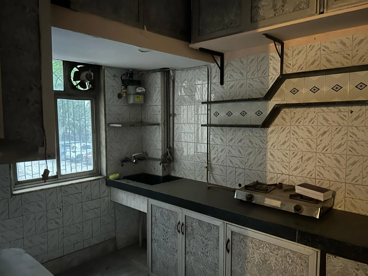 1 BHK Flat for Rent in EVERSHINE NAGAR MALAD WEST, Malad West