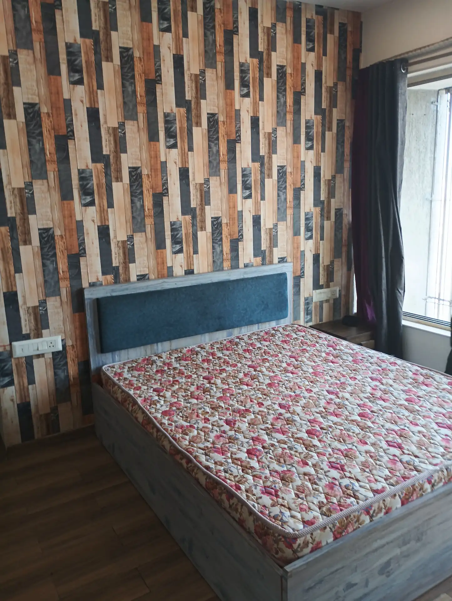 Single Room Girls only Flat for PG in Rizvi oka , Malad East