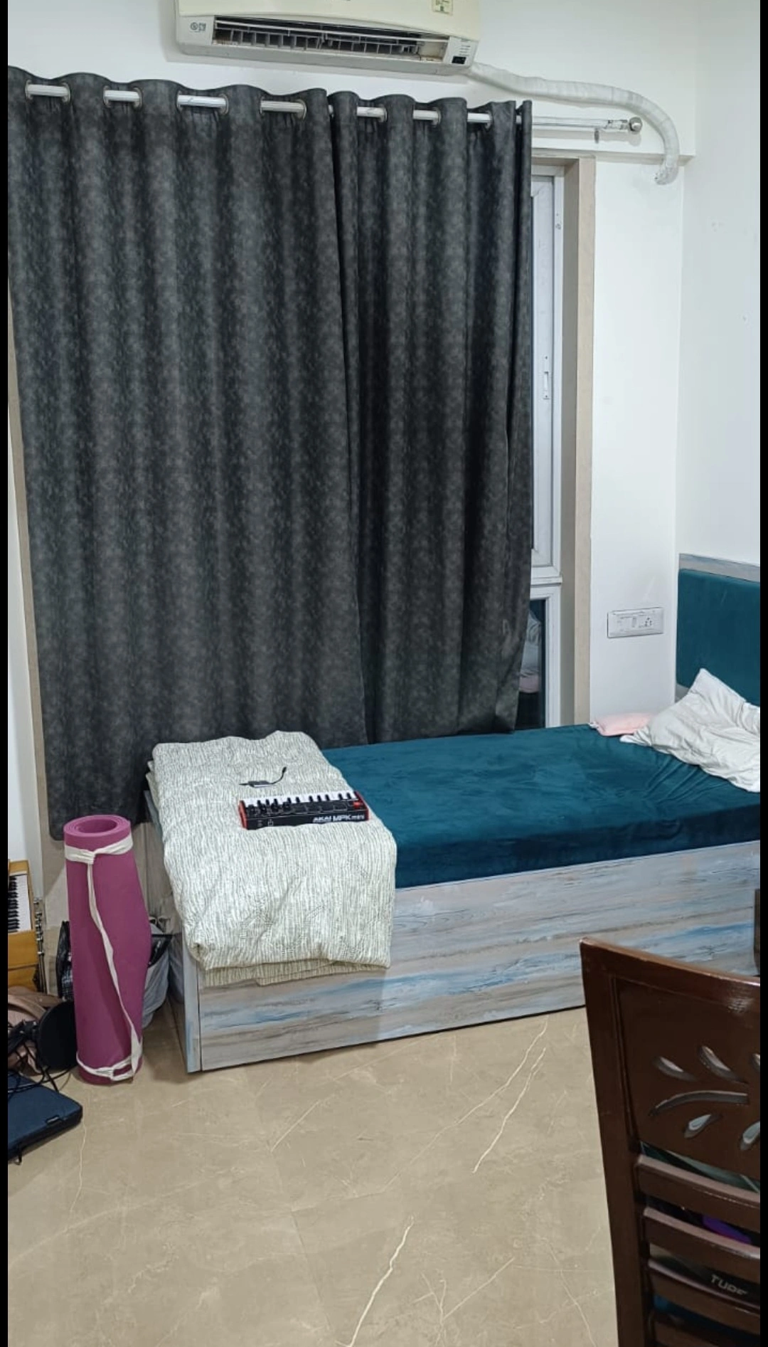 Single Room Boys only Flat for PG in upper 97 tower, Malad East