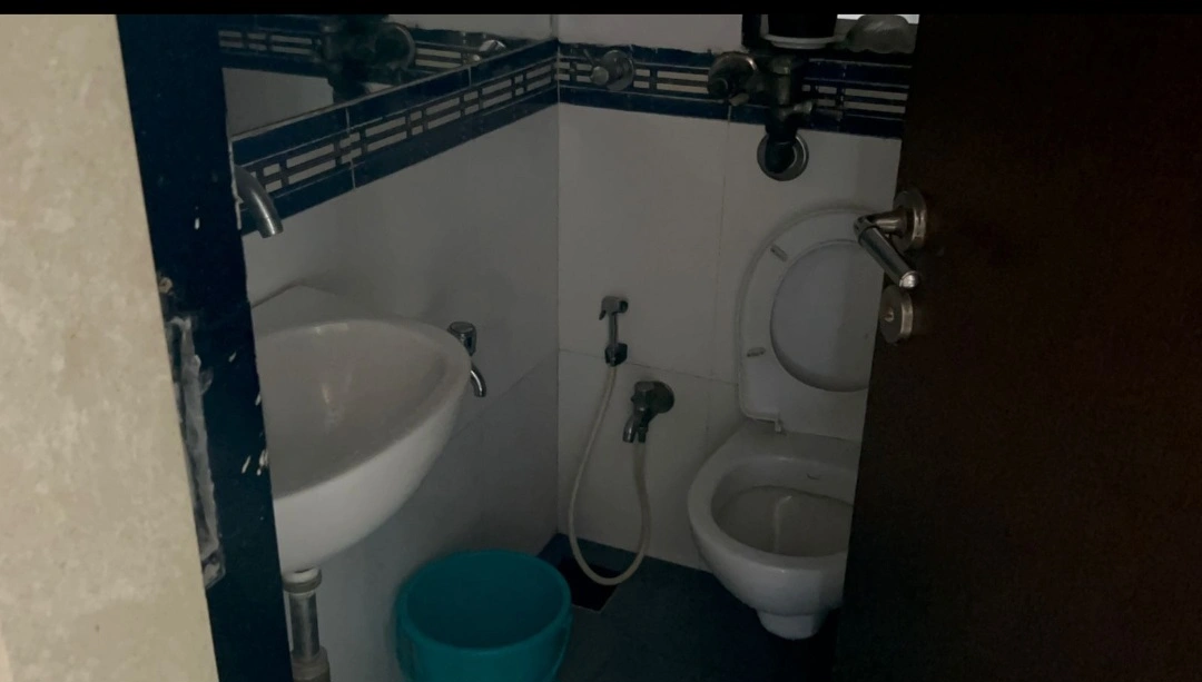 2.5 BHK Flat for Rent in Rustomjee Ozone, Goregaon West