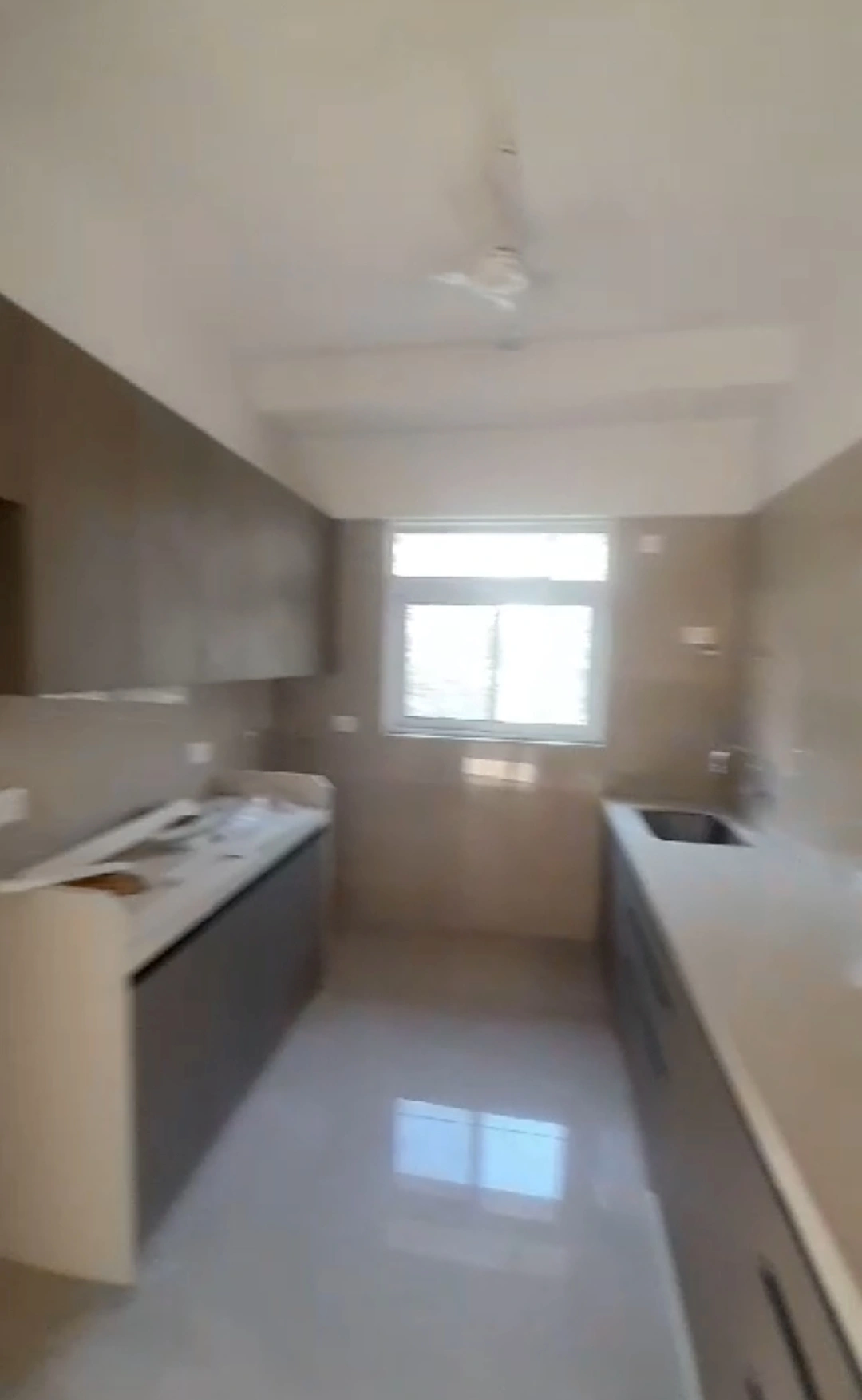 2 BHK Flat for Rent in Paras Tower, Goregaon West