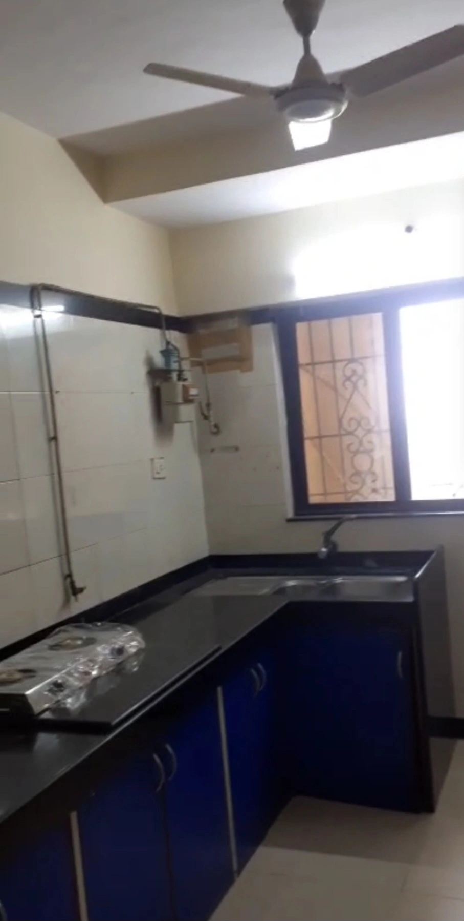 2 BHK Flat for Rent in serenity Heights, Malad West