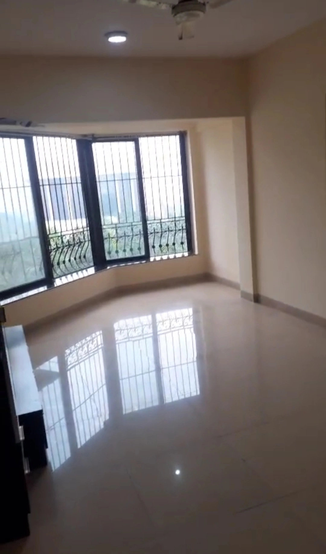 2 BHK Flat for Rent in serenity Heights, Malad West