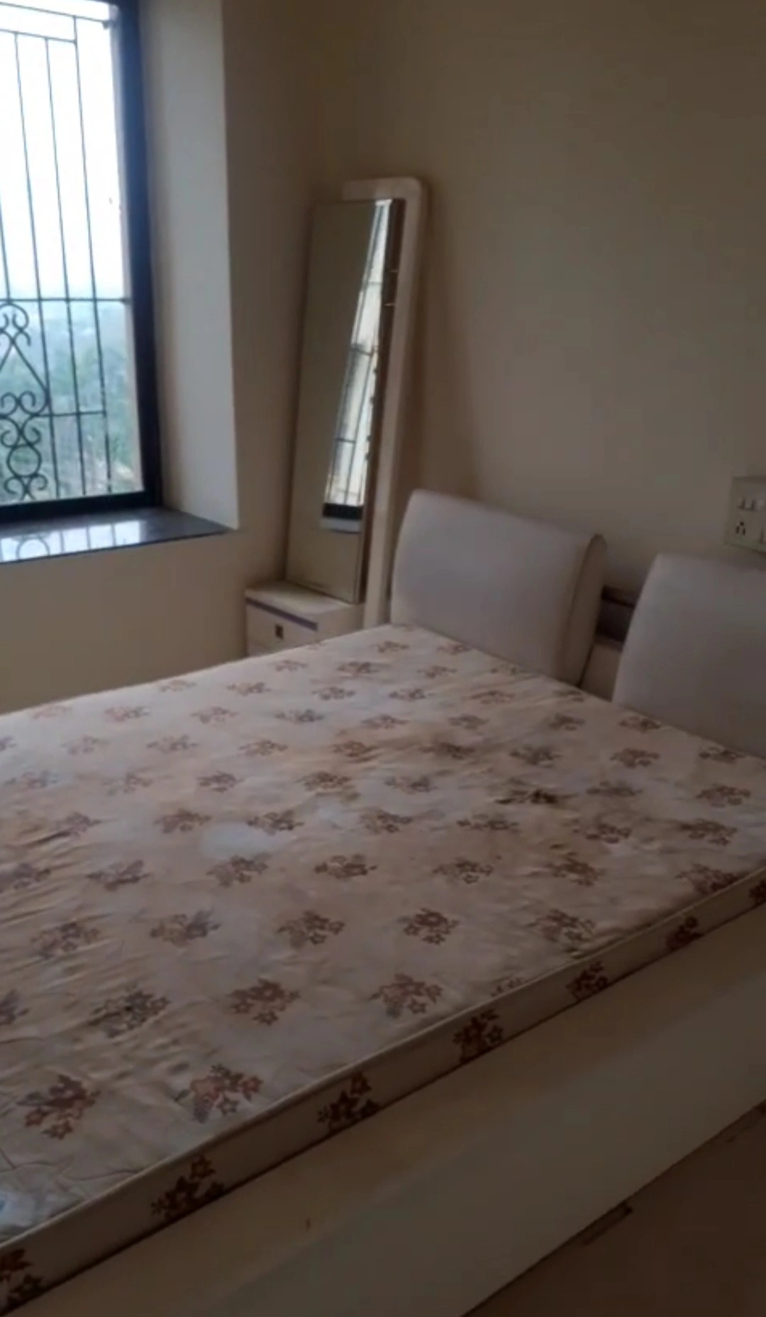 2 BHK Flat for Rent in serenity Heights, Malad West