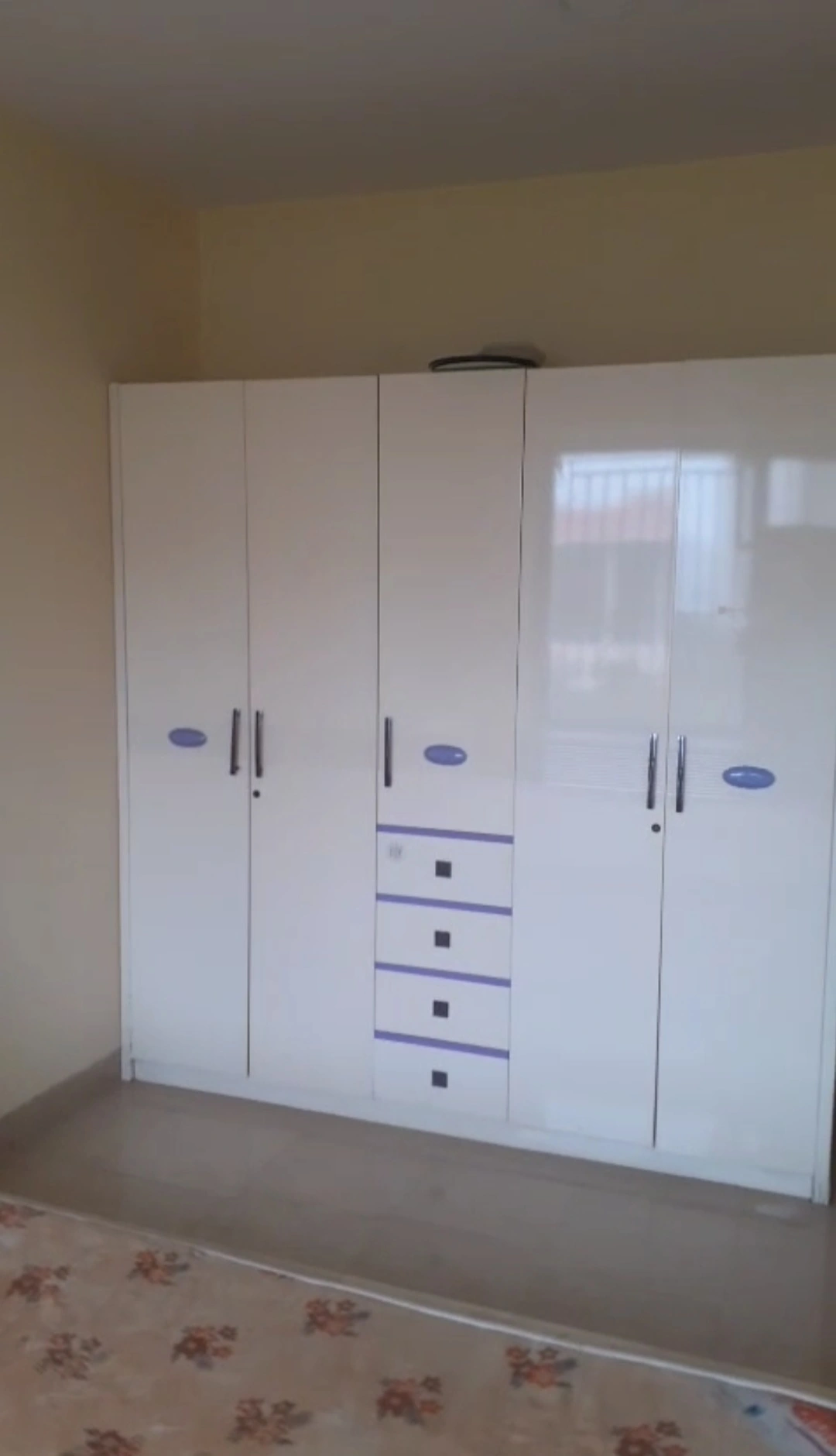 2 BHK Flat for Rent in serenity Heights, Malad West