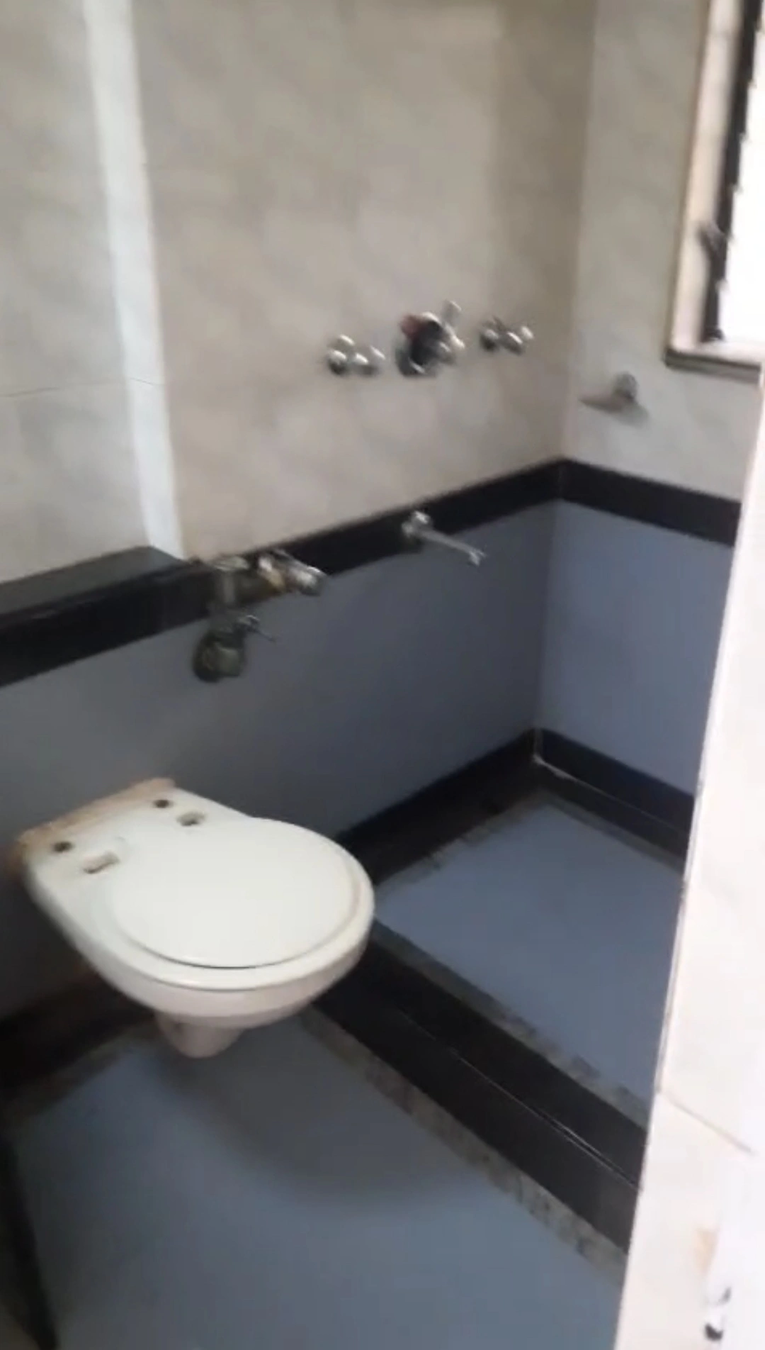 2 BHK Flat for Rent in serenity Heights, Malad West