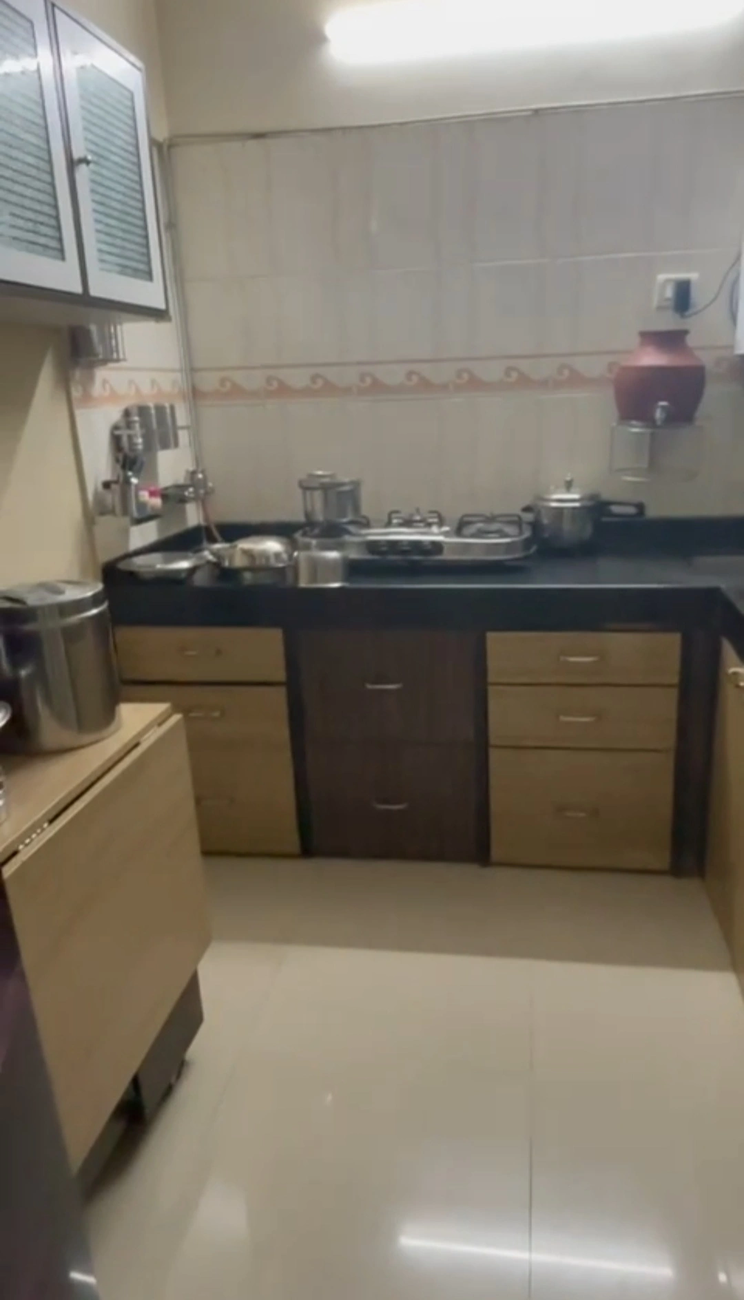 2 BHK Flat for Rent in West View Society, Goregaon West